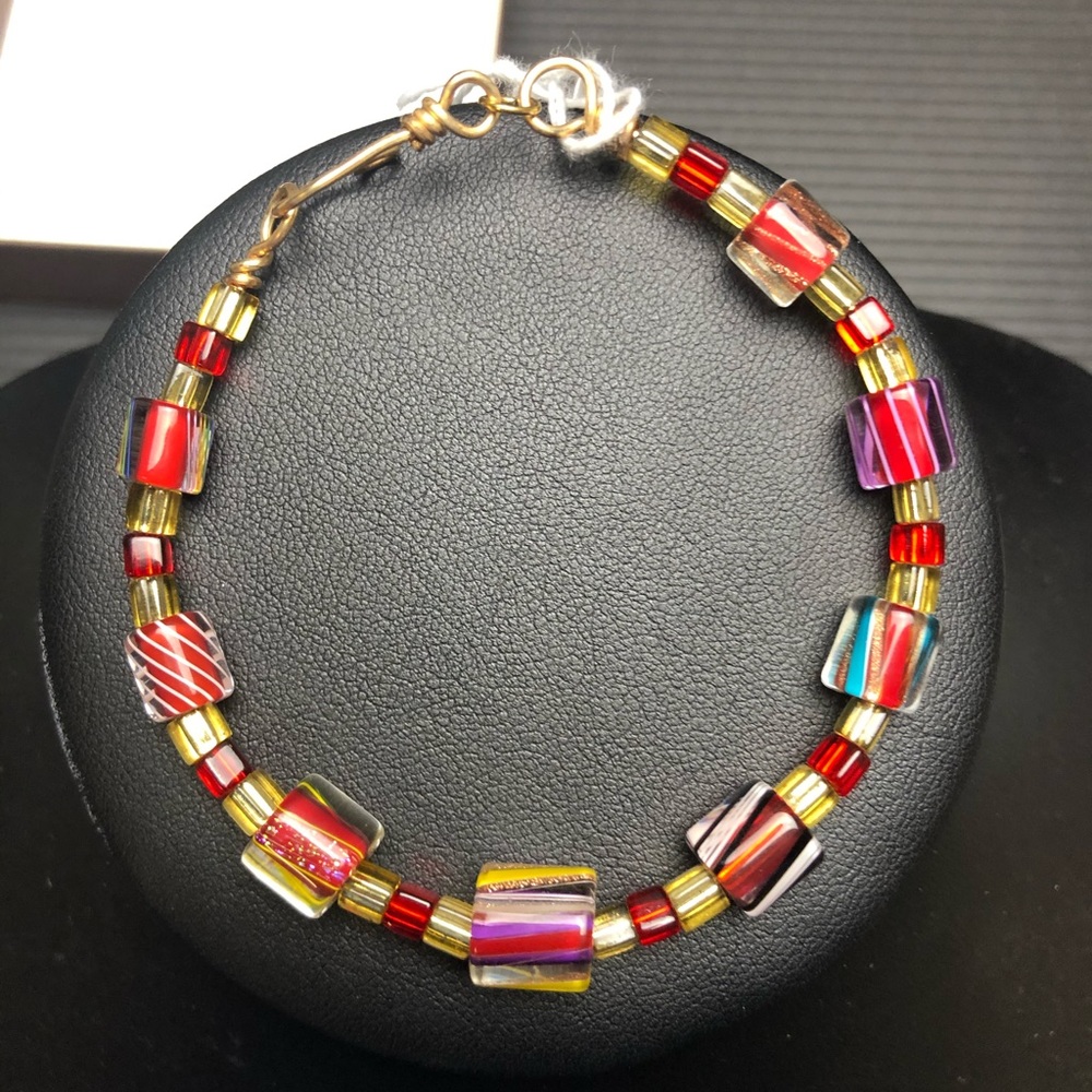 Beautiful handcrafted glass bead bracelet